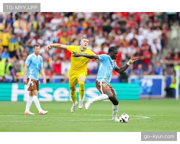 特写：狼堡门将卡斯特尔斯扑出关键点球后振臂怒吼